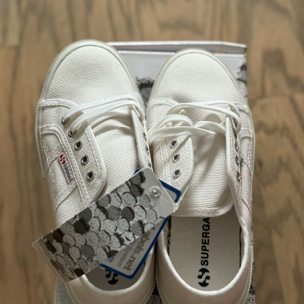Brand new in box*Superga Girl’s 2750 JCOT Classic White Canvas Sneakers - Picture 2 of 7